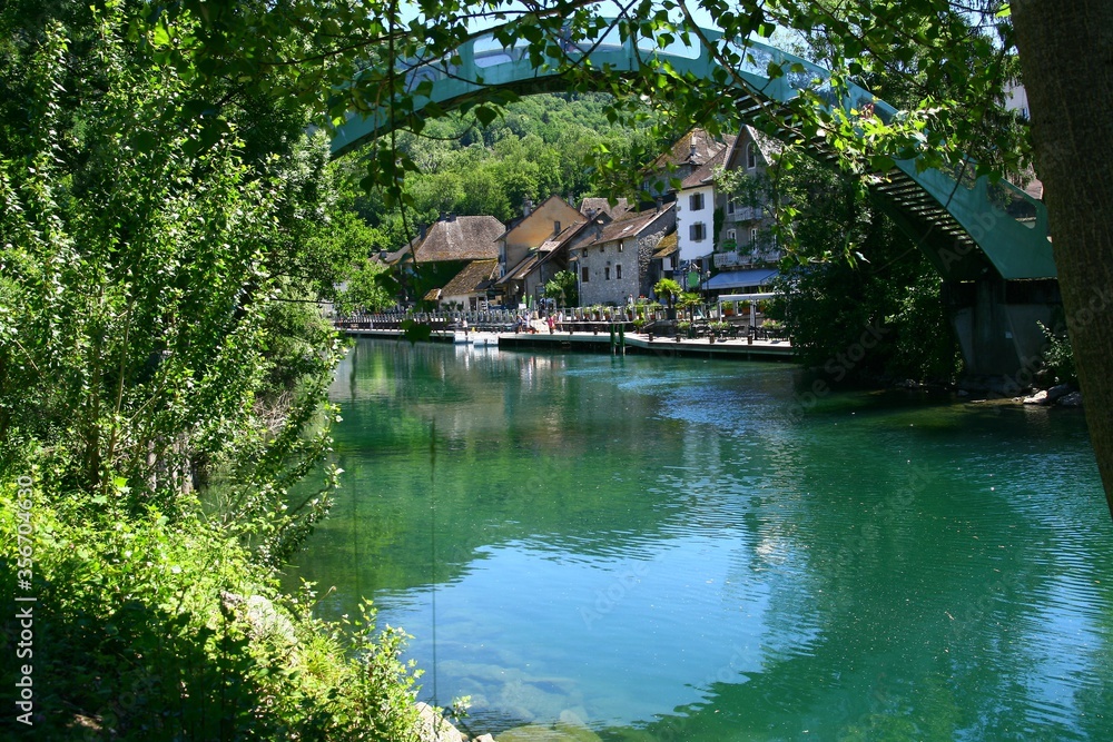 Obraz premium Chanaz au bord du canal de Savières