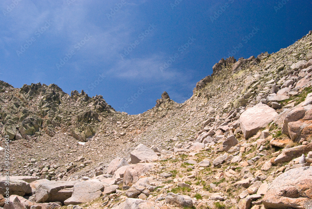 paisaje de sierra de gredos, ávila, españa