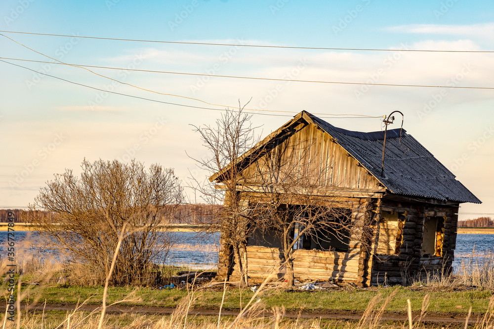 Obraz premium old house in Russian village