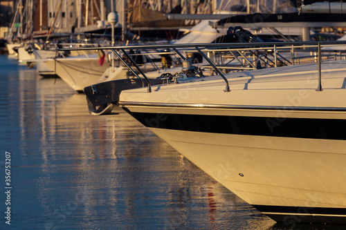 Fototapete Barche ormeggiate al Porto Turistico di Marina Dorica ad Ancona