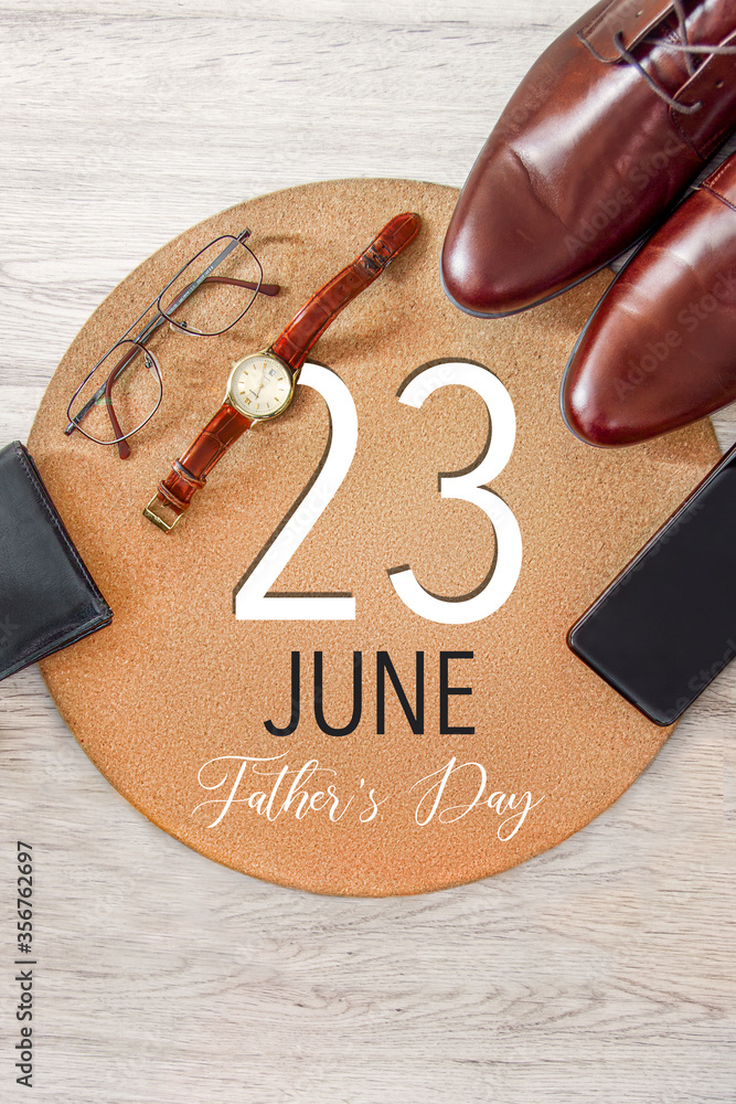 Dzień Ojca - ramka -  rzeczy osobiste (galanteria, zegarek, obuwie, data) święta w czerwcu drewniane - obrazy, fototapety, plakaty 