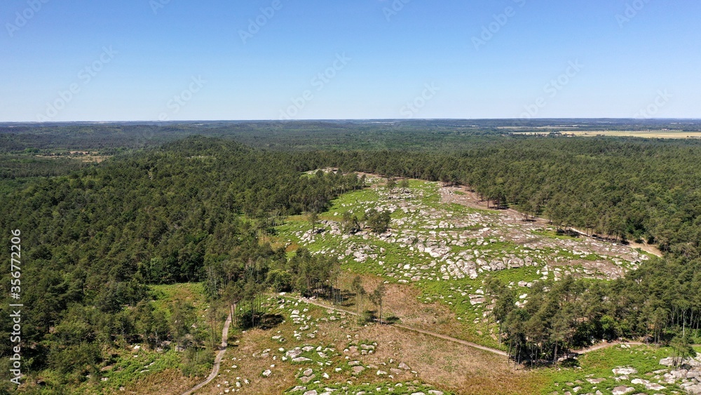 Forêt de Fontainebleau, vue du ciel (île-de-France) Forêt de Fontainebleau, vue du ciel (île-de-France)