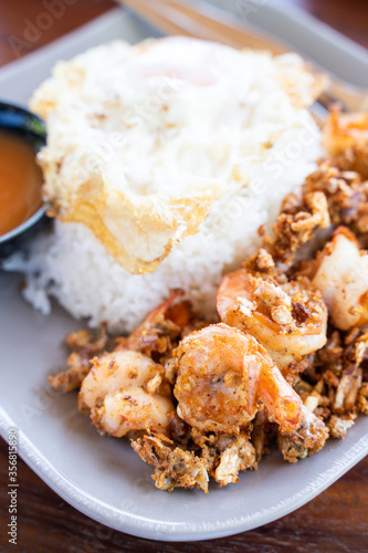 rice with shrimp pork and garlic