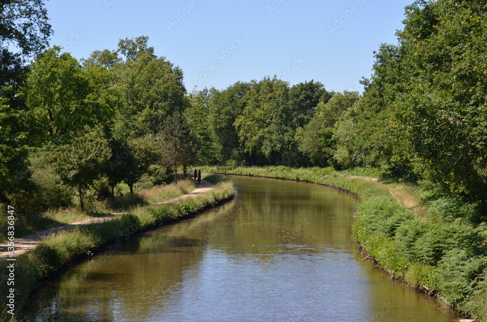 Canal de Nantes à Brest. Nort-sur-Erdre, Héric. Loire-Atlantique, west of France Canal de Nantes à Brest. Nort-sur-Erdre, Héric. Loire-Atlantique, west of France