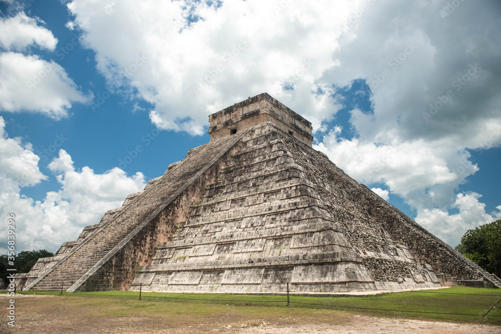 Chichen Itza. Temple of Kukulcan, El Castillo mayan pyramid in Yucatan, Mexico.
