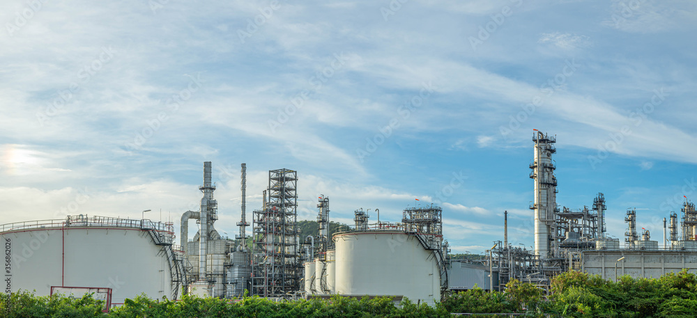 Fototapeta premium Oil refining export business