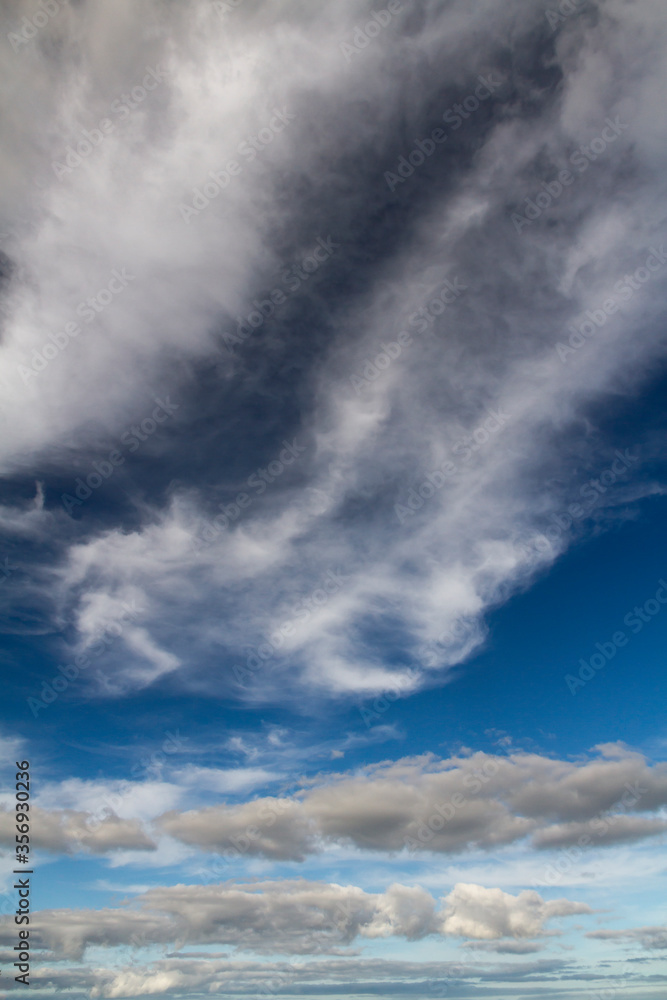 Obraz premium Dramatic sky with white clouds, Australia