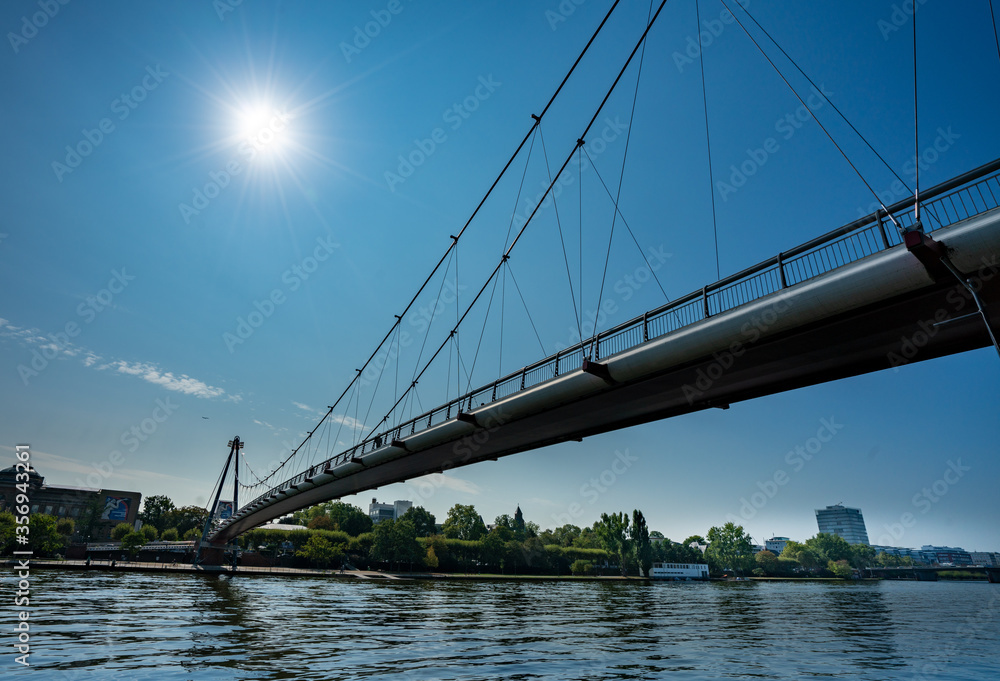Fototapeta premium Der Hohlbeinsteg in Frankfurt