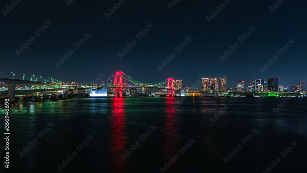 レインボーブリッジ、赤色のライトアップ 富士見橋から