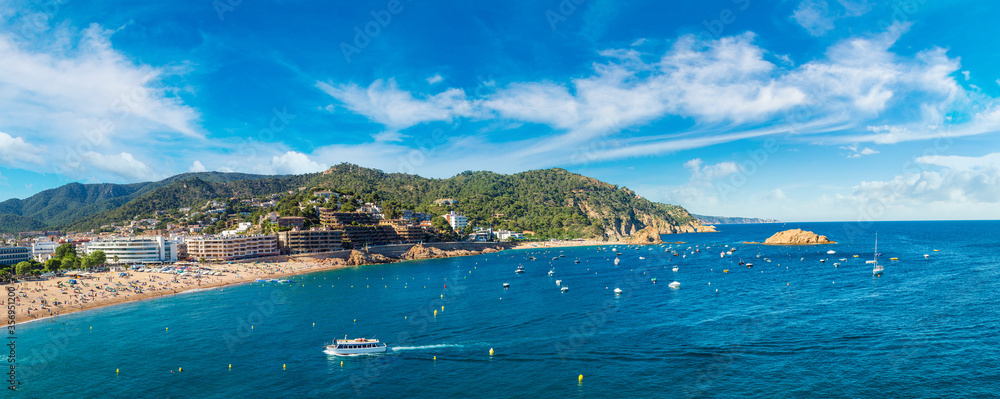Obraz premium Beach at Tossa de Mar, Spain