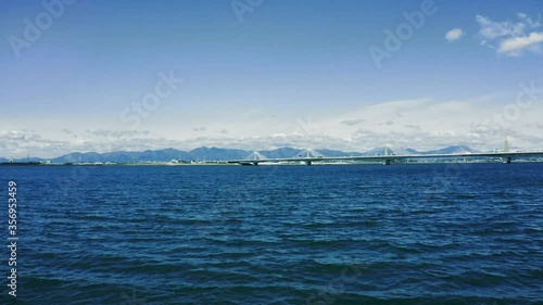 橋梁を海からドローン空撮
伊勢湾岸道路
トゥインクル・揖斐川橋