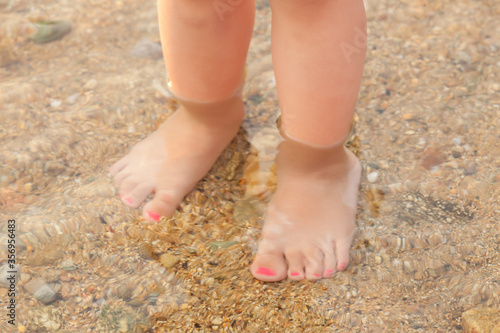 Obraz na płótnie little feet w salonie