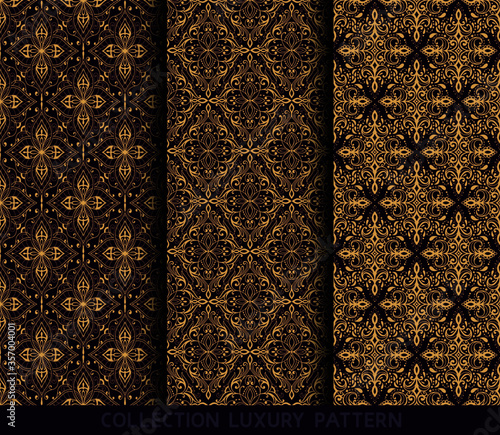 Vector golden pattern from Arabic patterns.