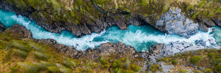 Wandcirkels Olijfgroen Luchtfoto Marmorslottet rivierkloof Noorwegen  © Pavel Timofeev