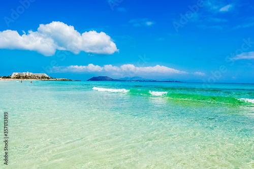 Fototapeta Naklejka Na Ścianę i Meble -  beach in Fuerteventura of the Canary Islands with turquoise waters