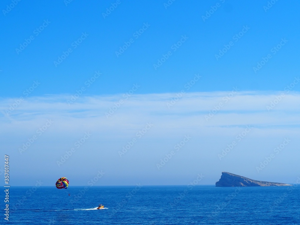 Panorámica isla de Benidorm desde la playa levante