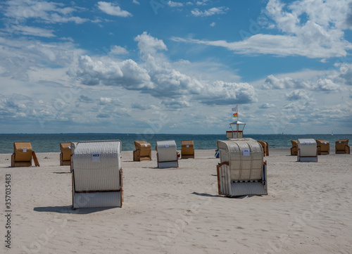 Strandkörbe am Ostseebad Grömitzer Strand an der Ostsee 