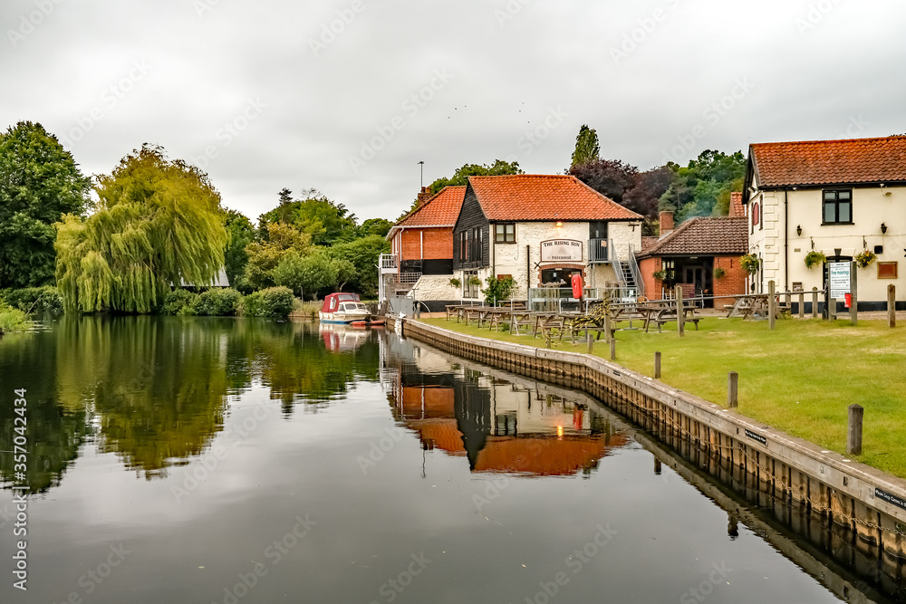  The Rising Sun pub on the River Bure in the village of Coltishall in the heart of the Norfolk Broads
