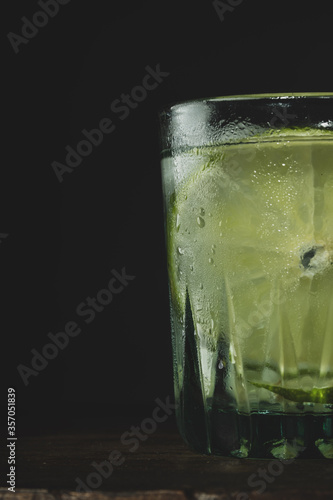 bebida refrescante a base de limones