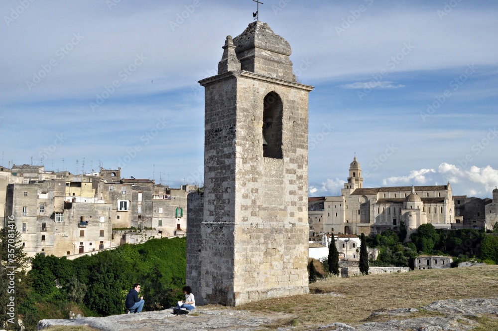 Gravina in Puglia (Bari) - Campanile chiesa rupestre Madonna della Stella e veduta 