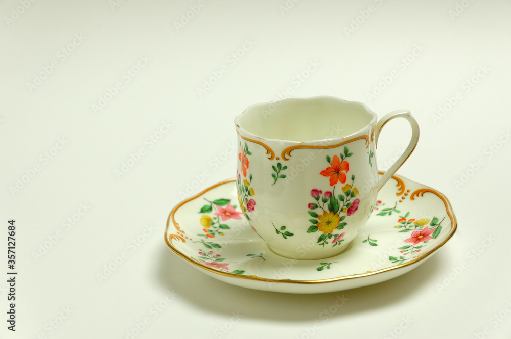 花の絵のコーヒーカップ 花の絵のコーヒーカップ