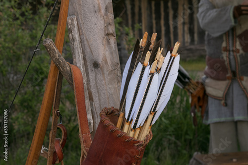 Εκτύπωση καμβά leather bow quiver with feathered arrows, viking longbow, archery