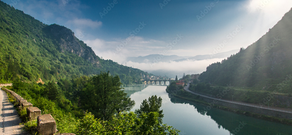 Blick auf Visegrad an der Drina, Visegrad, Bosnien Herzegowina
