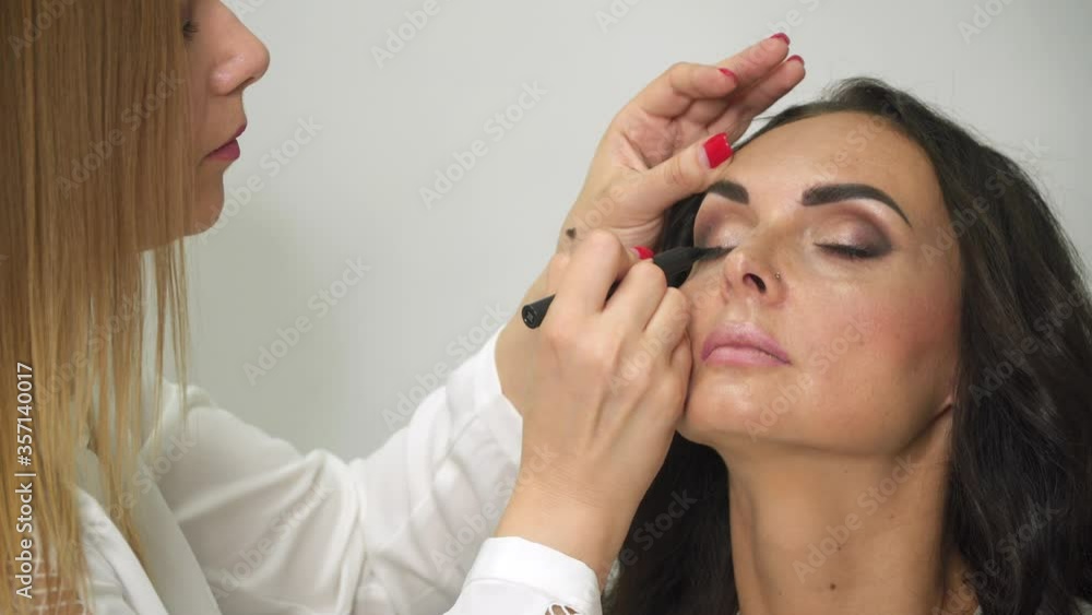 Makeup artist work in a beauty salon Makeup artist work in a beauty salon