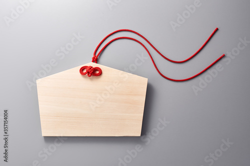 何も書いていない五角形の絵馬