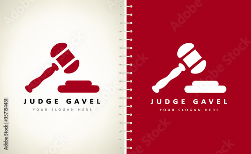 judge gavel logo vector hammer design