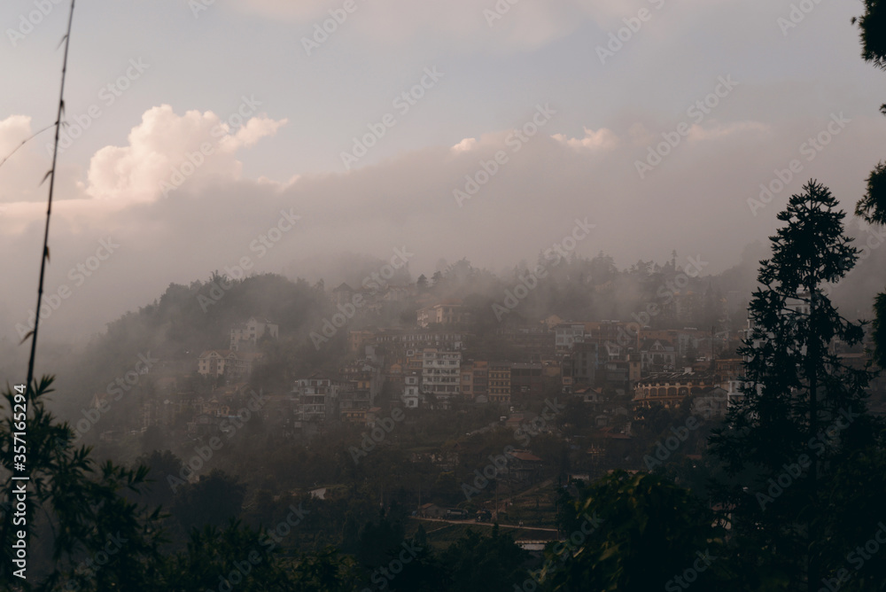 Naklejka premium fog in the mountains
