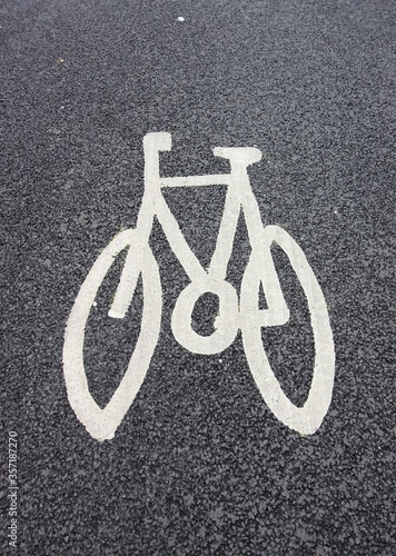 cyclist symbol on asphalt