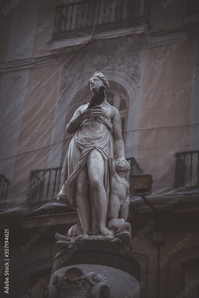 Estatua mujer