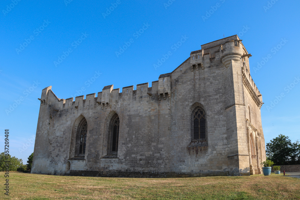 Nouvelle-Aquitaine - Charente-Maritime - Esnandes - Façade Nord de l'Eglise fortifiée Saint-Martin