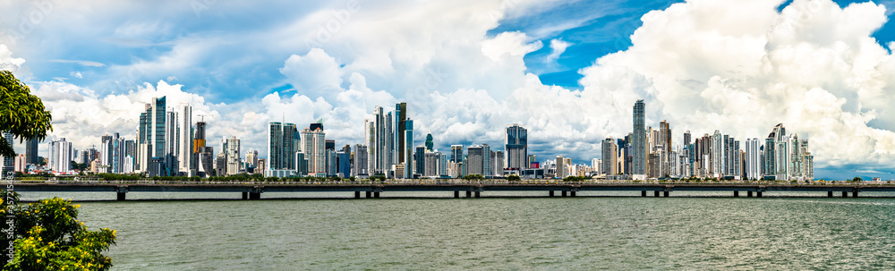 Naklejka premium Skyline of Panama City