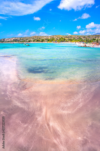 Fototapeta Naklejka Na Ścianę i Meble -  Tropical sandy beach with turquoise water, in Elafonisi, Crete, Greece
