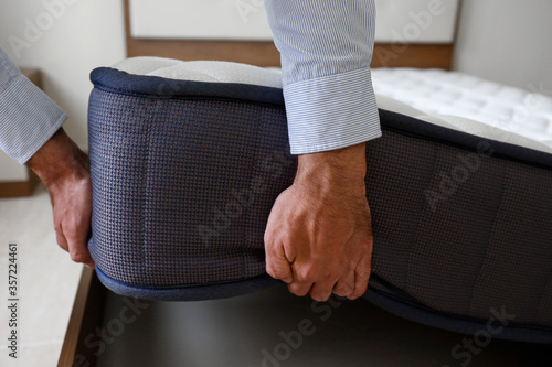 Quadro su tela New bed delivery and assembly service concept