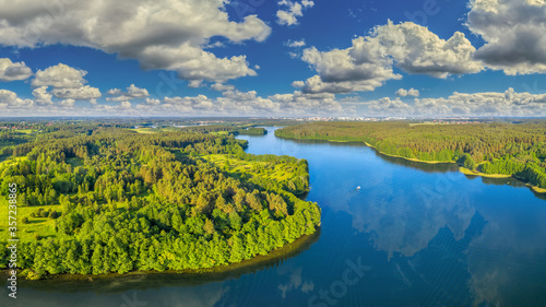 Warmia-jezioro Ukiel/Krzywe/ zatoka Łabędzia Szyja © Janusz Lipiński