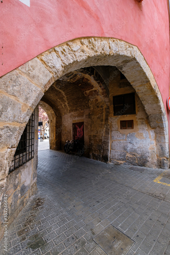 Porta de l´Almodí, arco de la Gabella de la Sal, calle de Mar, Palma, Mallorca, balearic islands, Spain