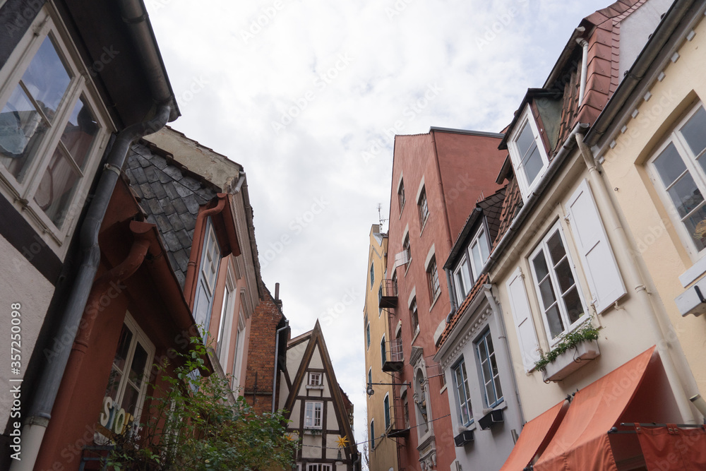 Alte Häuser in den engen Gassen des historischen Altstadtviertel 