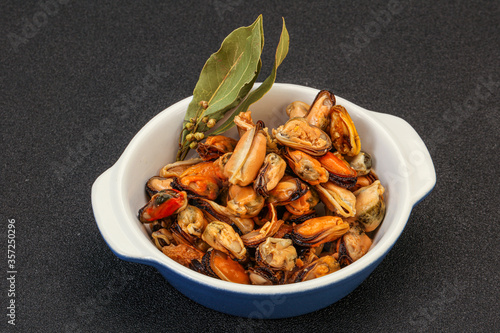 Pickled mussels in the bowl