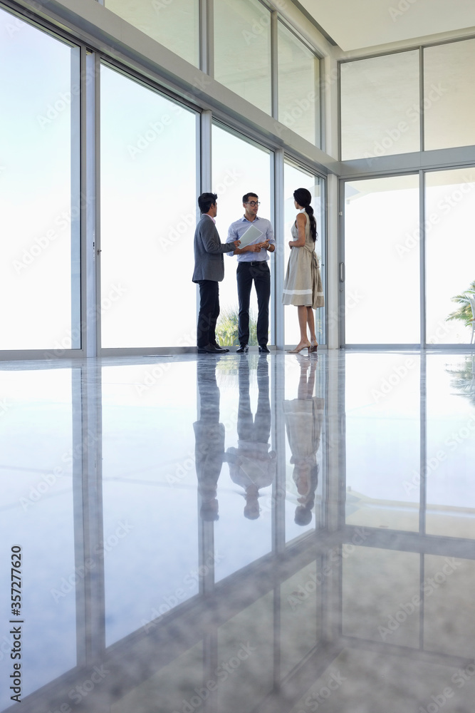 Fototapeta premium Business people talking in office