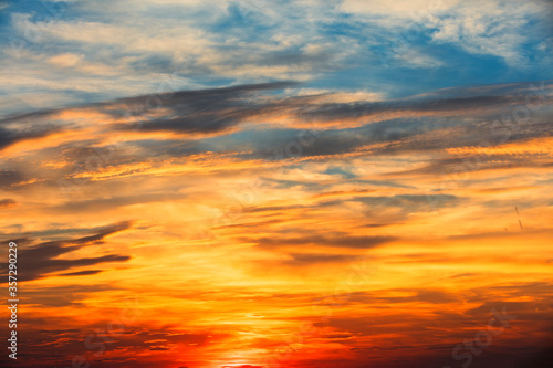 Colorful sunset sky © Posztós János