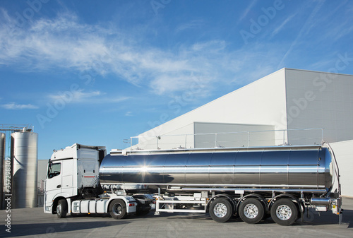 Stainless steel milk tanker