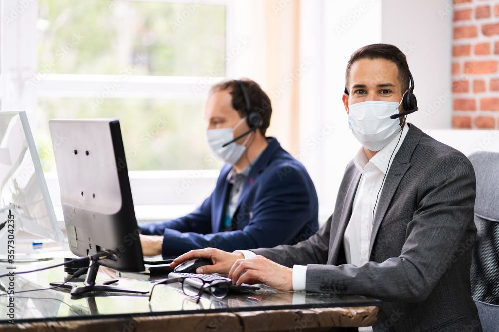 Customer Service Support Agents In Headsets Customer Service Support Agents In Headsets