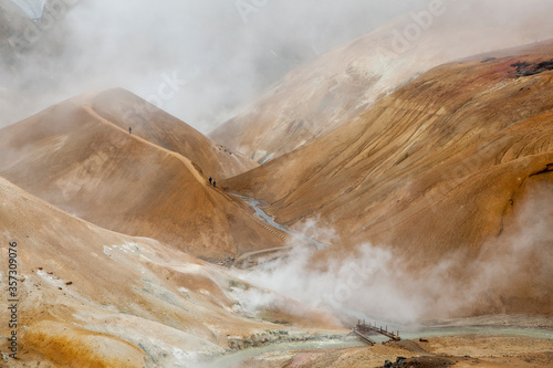 Tableau sur toile Steam arising from geothermal mountains, Kerlingarfjoll, Iceland