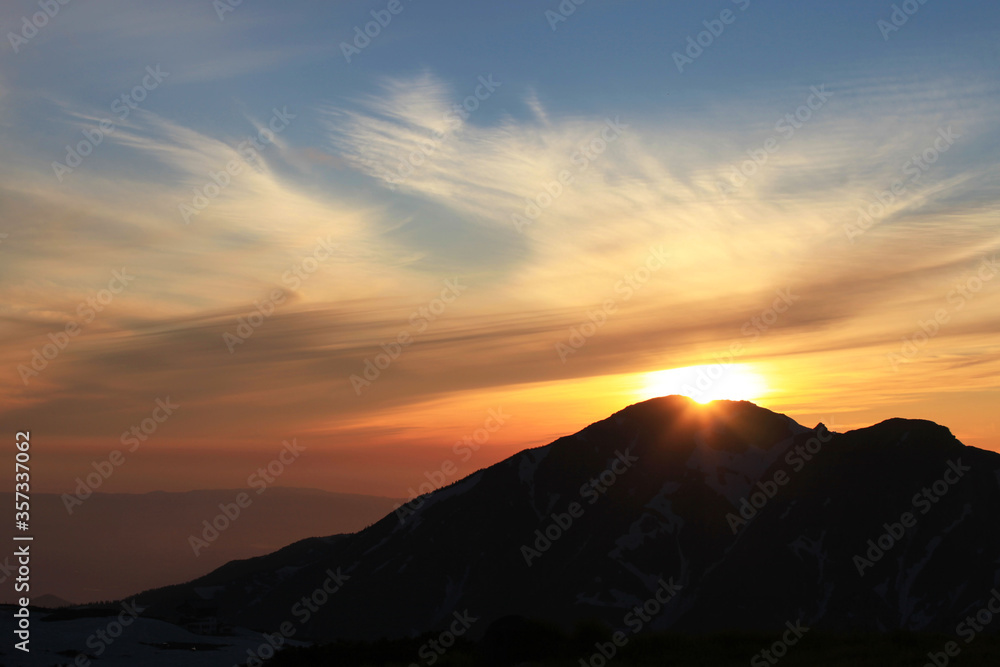 立山の夕日（大日岳〉