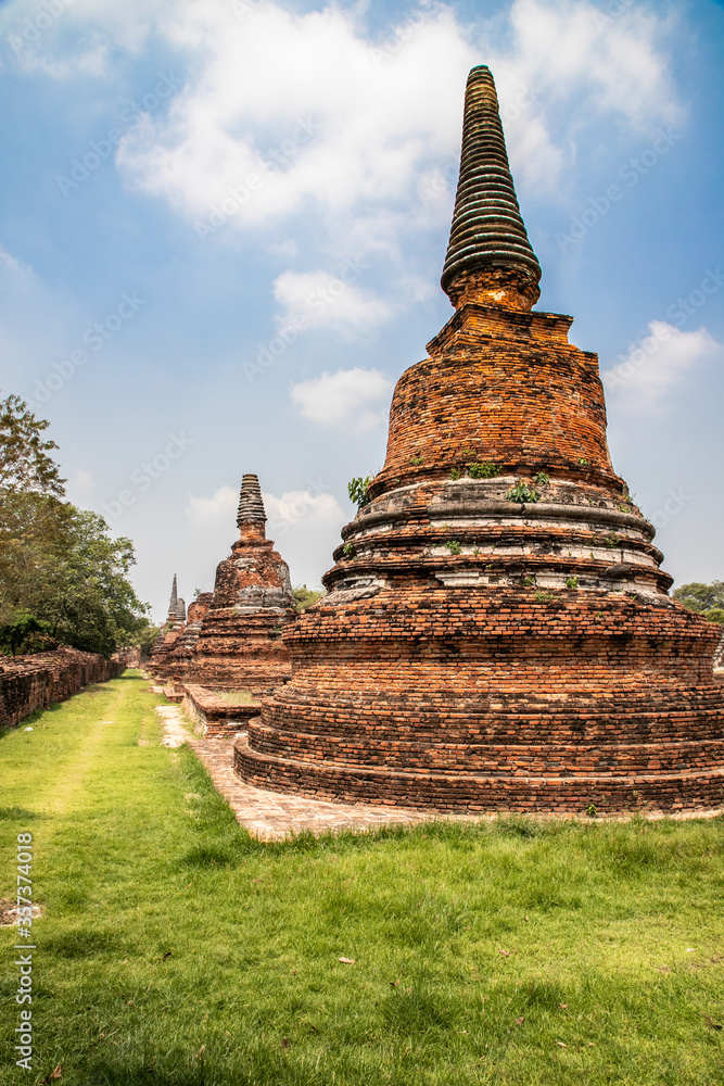Fototapeta premium Wat Phra Si San Phet, a Buddhist temple of archaeological park, Ayutthaya, Thailand
