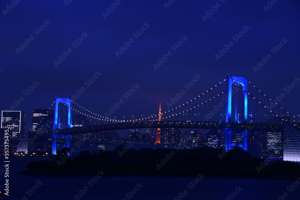 Obraz premium Blue rainbow bridge in Tokyo