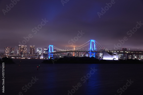 Blue rainbow bridge in Tokyo © kubocyannn